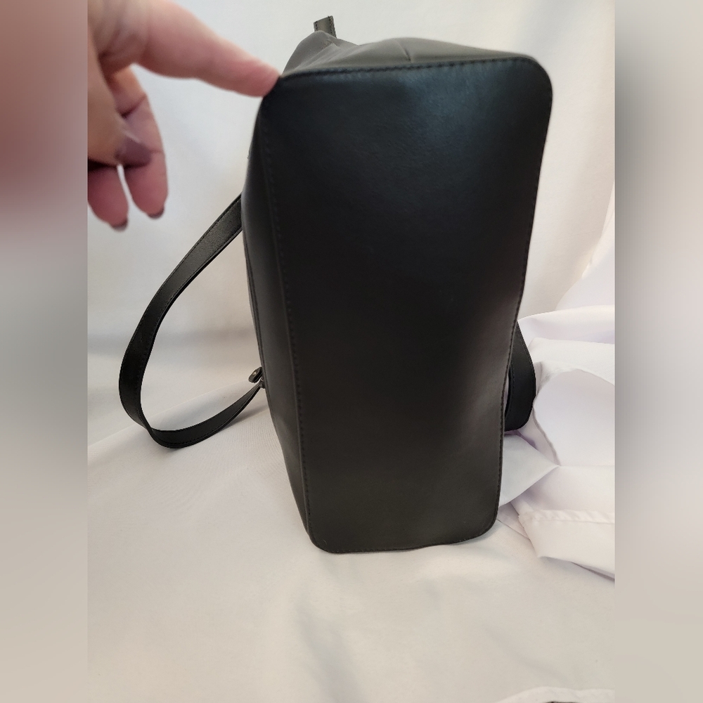 NWOT Frye and Co. Core Tote Bag - Picture 11 of 16